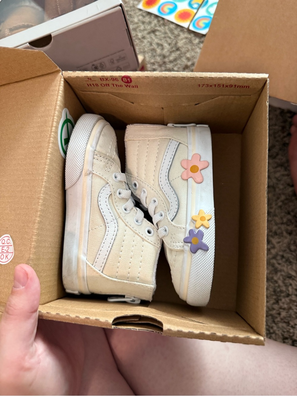 Vans Kids High-Top Sneakers in Cream with Pink Yellow Purple Flower Charms